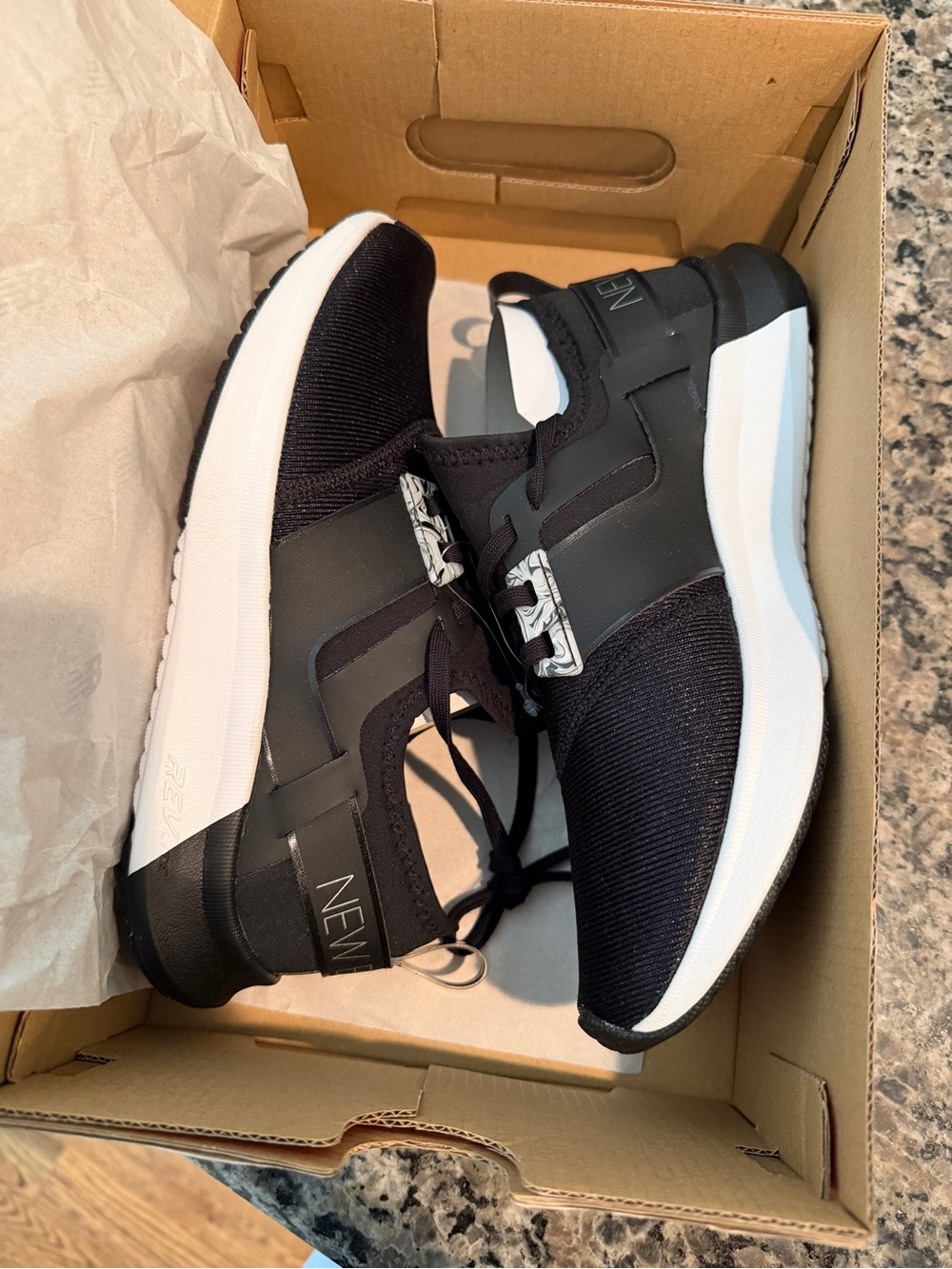 Women’s NEW BALANCE
Nergize Sport Lux Sneakers